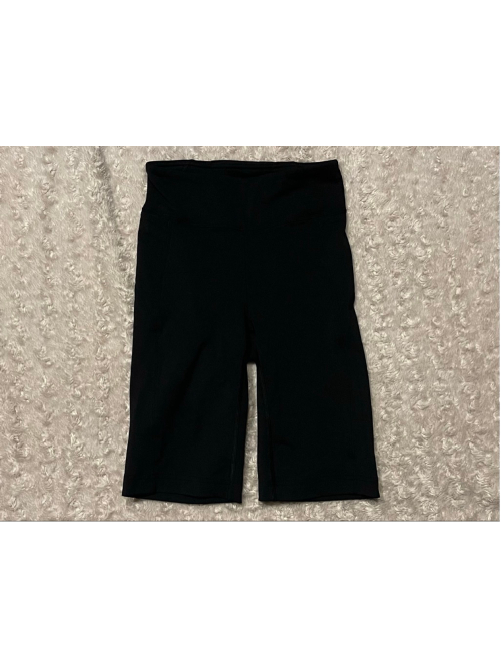 Lululemon Women’s On Pace Shorts Size 4, 10” Inseam, Black, EUC
